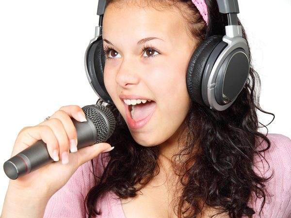 Instruments de musique dont une batterie